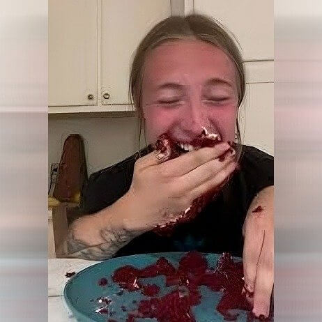 When She Purposely Showed Everyone All the Food in Her Mouth